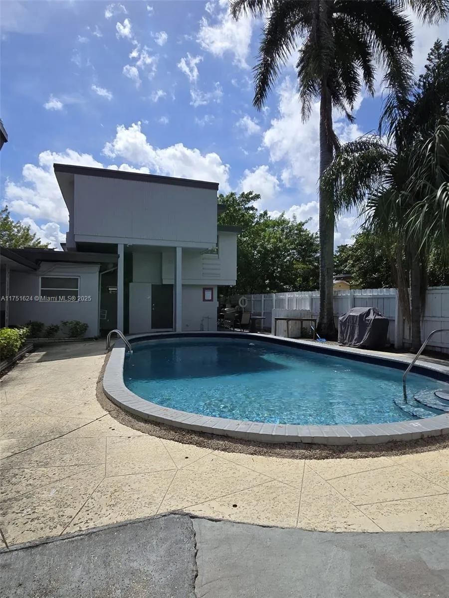 250 Se Park St 1-6, Dania Beach, Florida 33004, Dania Beach, Florida 33004, ,Commercial Sale,For Sale,250 Se Park St 1-6, Dania Beach, Florida 33004,A11751624