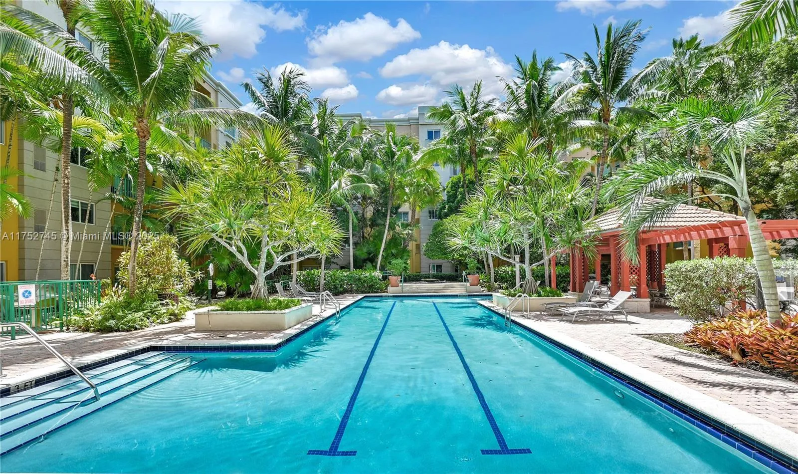 6001 Sw 70th St 133, South Miami, Florida 33143, South Miami, Florida 33143, 3 Bedrooms Bedrooms, ,2 BathroomsBathrooms,Residential,For Sale,6001 Sw 70th St 133, South Miami, Florida 33143,A11752745