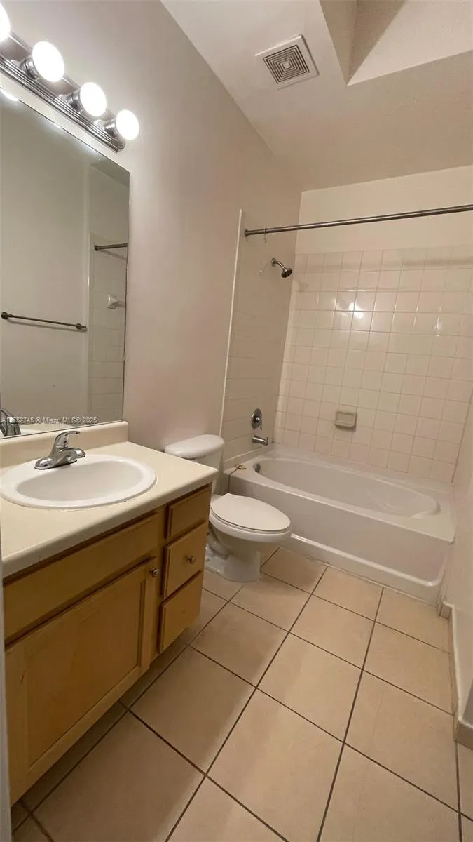 6001 Sw 70th St 133, South Miami, Florida 33143, South Miami, Florida 33143, 3 Bedrooms Bedrooms, ,2 BathroomsBathrooms,Residential,For Sale,6001 Sw 70th St 133, South Miami, Florida 33143,A11752745
