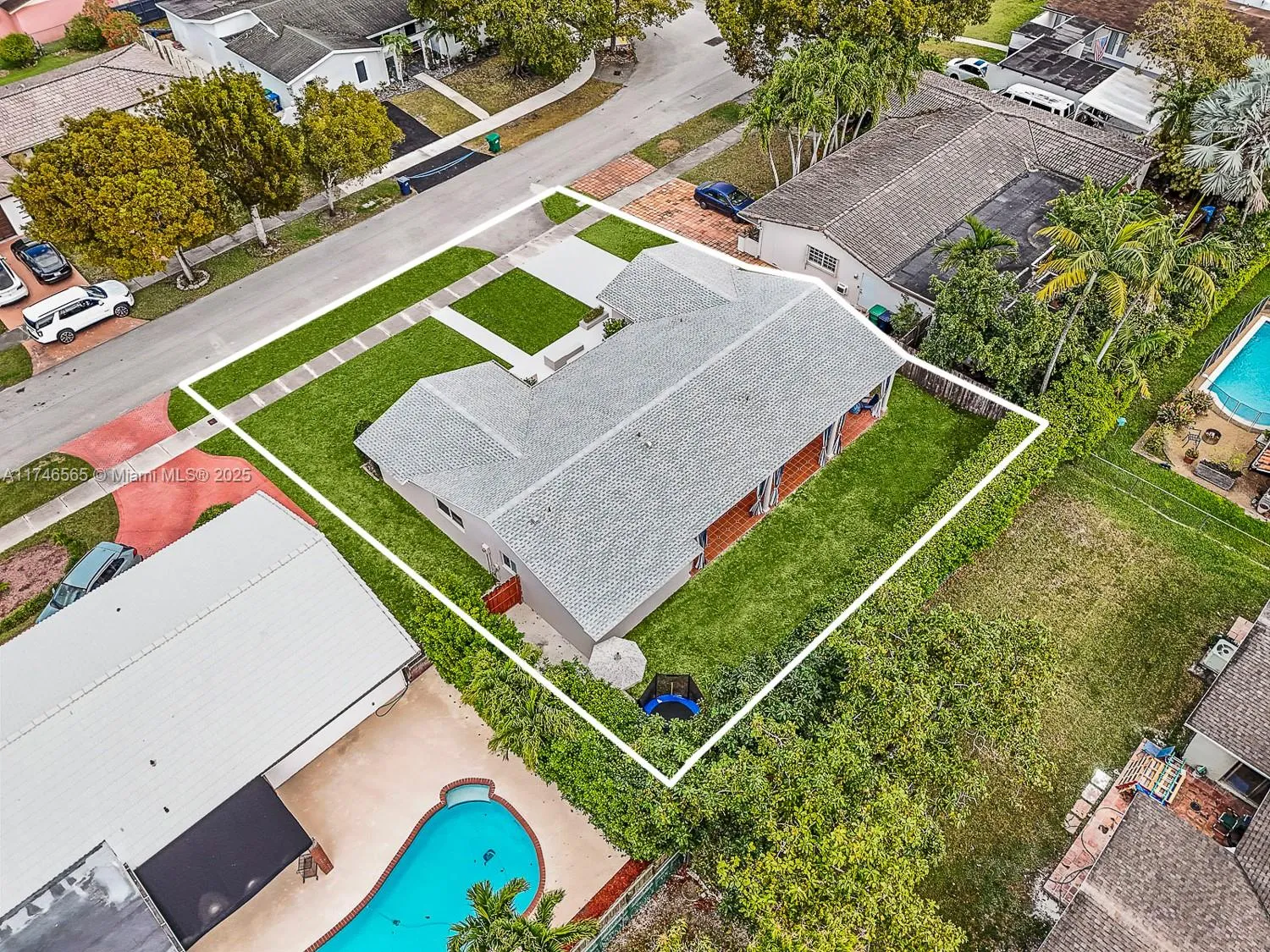 9620 Sw 77th St, Miami, Florida 33173, Miami, Florida 33173, 3 Bedrooms Bedrooms, ,2 BathroomsBathrooms,Residential,For Sale,9620 Sw 77th St, Miami, Florida 33173,A11746565