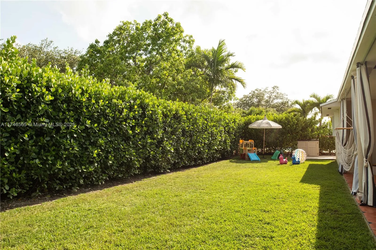 9620 Sw 77th St, Miami, Florida 33173, Miami, Florida 33173, 3 Bedrooms Bedrooms, ,2 BathroomsBathrooms,Residential,For Sale,9620 Sw 77th St, Miami, Florida 33173,A11746565