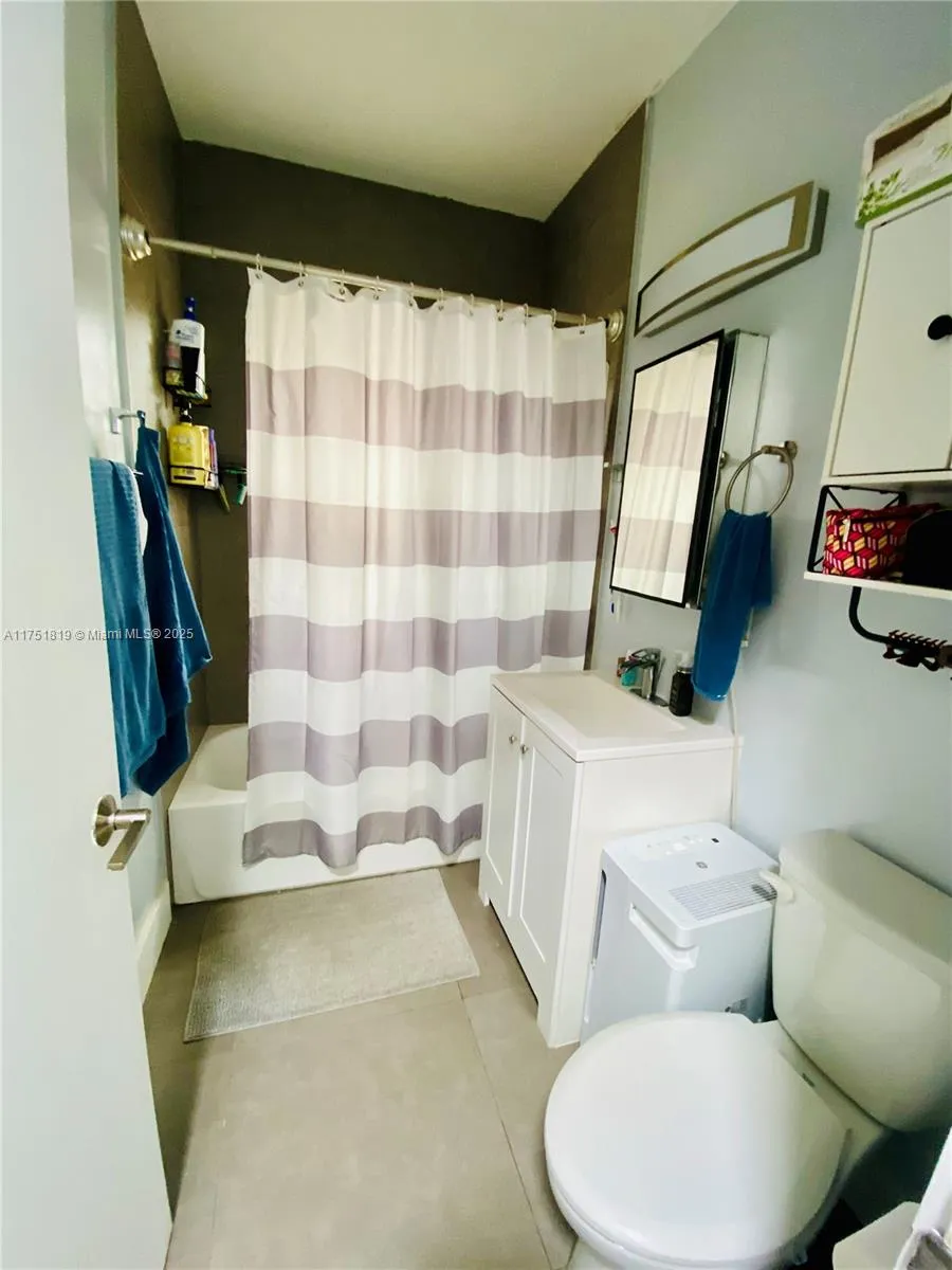 200 Azure Way, Miami Springs, Florida 33166, Miami Springs, Florida 33166, ,Residential Income,For Sale,200 Azure Way, Miami Springs, Florida 33166,A11751819