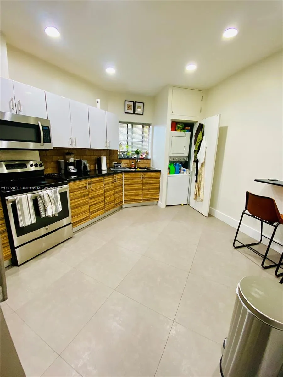 200 Azure Way, Miami Springs, Florida 33166, Miami Springs, Florida 33166, ,Residential Income,For Sale,200 Azure Way, Miami Springs, Florida 33166,A11751819