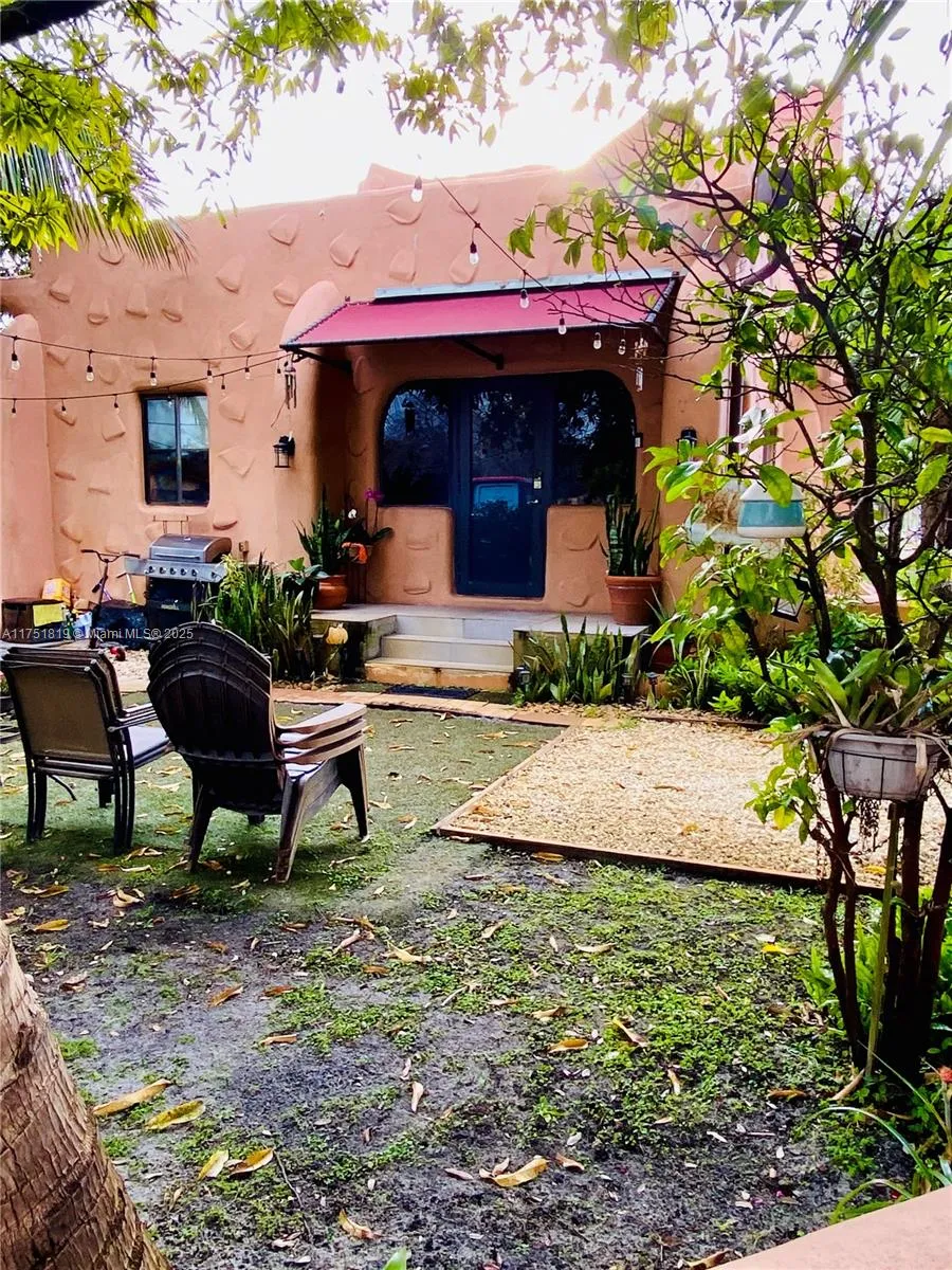 200 Azure Way, Miami Springs, Florida 33166, Miami Springs, Florida 33166, ,Residential Income,For Sale,200 Azure Way, Miami Springs, Florida 33166,A11751819