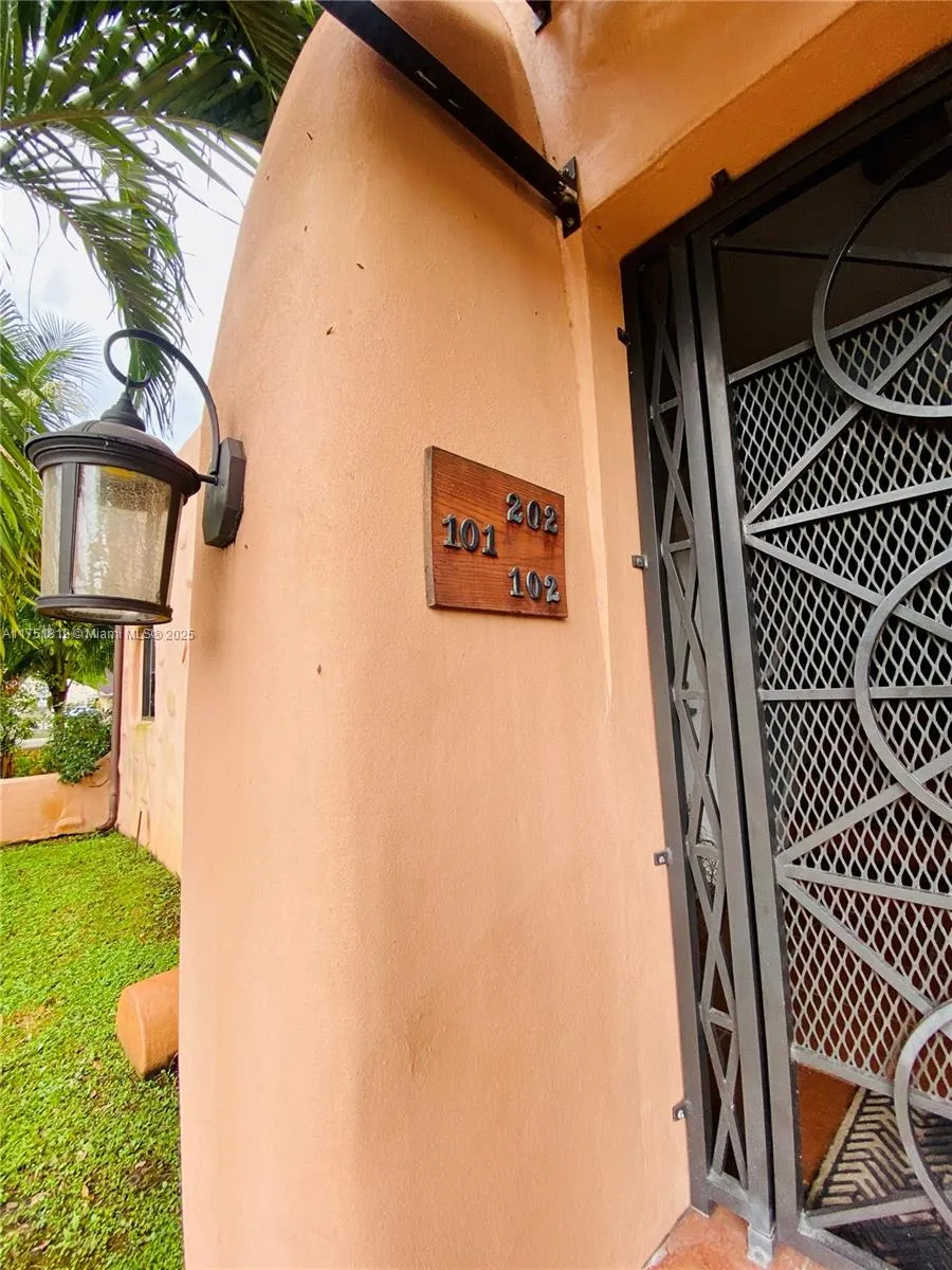 200 Azure Way, Miami Springs, Florida 33166, Miami Springs, Florida 33166, ,Residential Income,For Sale,200 Azure Way, Miami Springs, Florida 33166,A11751819