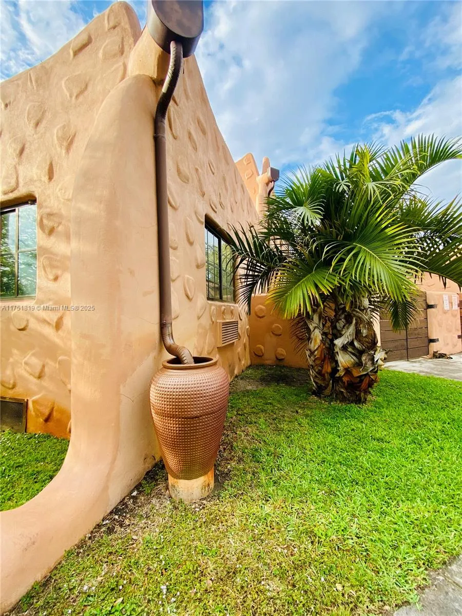 200 Azure Way, Miami Springs, Florida 33166, Miami Springs, Florida 33166, ,Residential Income,For Sale,200 Azure Way, Miami Springs, Florida 33166,A11751819