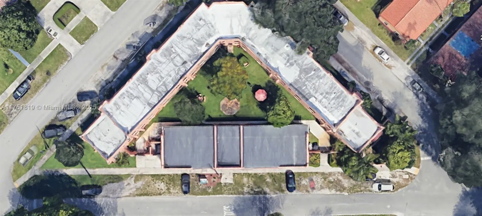 200 Azure Way, Miami Springs, Florida 33166, Miami Springs, Florida 33166, ,Residential Income,For Sale,200 Azure Way, Miami Springs, Florida 33166,A11751819