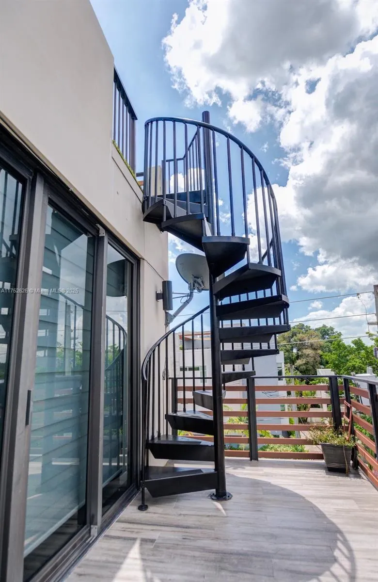 2955 Bird Ave, Miami, Florida 33133, Miami, Florida 33133, ,Residential Income,For Sale,2955 Bird Ave, Miami, Florida 33133,A11752626