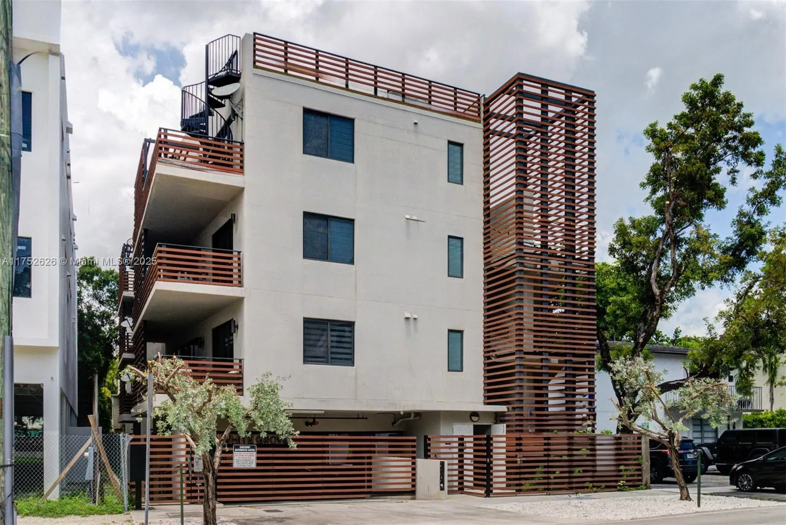 2955 Bird Ave, Miami, Florida 33133, Miami, Florida 33133, ,Residential Income,For Sale,2955 Bird Ave, Miami, Florida 33133,A11752626