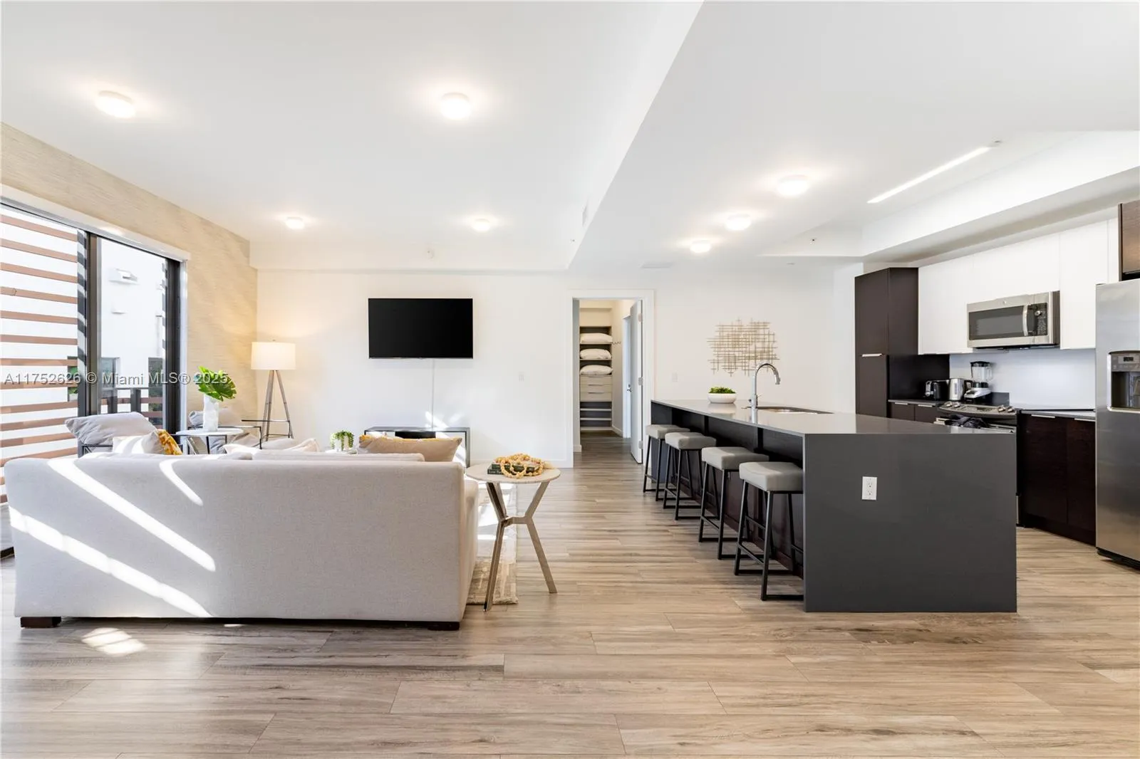 2955 Bird Ave, Miami, Florida 33133, Miami, Florida 33133, ,Residential Income,For Sale,2955 Bird Ave, Miami, Florida 33133,A11752626