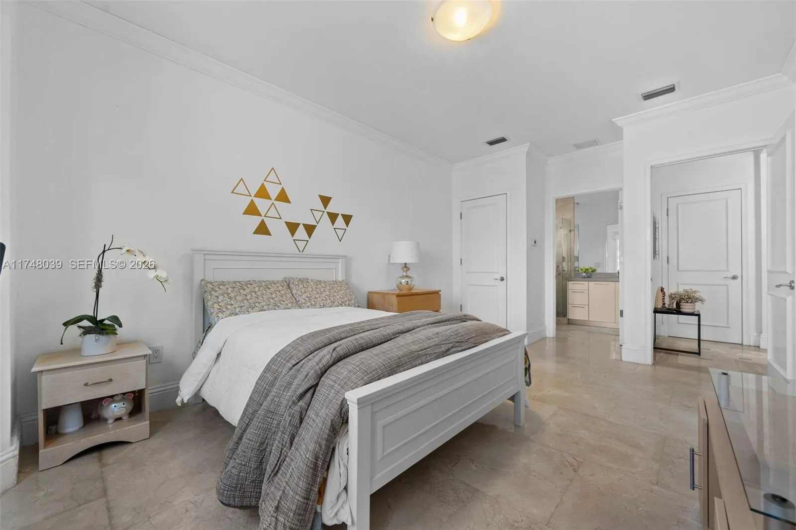 6 Coconut Ln, Key Biscayne, Florida 33149, Key Biscayne, Florida 33149, 5 Bedrooms Bedrooms, 1 Room Rooms,7 BathroomsBathrooms,Residential,For Sale,6 Coconut Ln, Key Biscayne, Florida 33149,A11748039