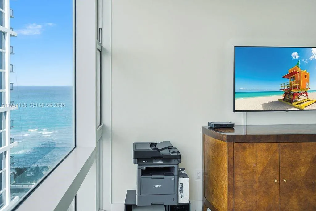 6801 Collins Ave 1403/door 0/1414, Miami Beach, Fl, Miami Beach, Florida 33141, 1 Bedroom Bedrooms, ,1 BathroomBathrooms,Residential Lease,For Rent,6801 Collins Ave 1403/door 0/1414, Miami Beach, Fl,A11754130