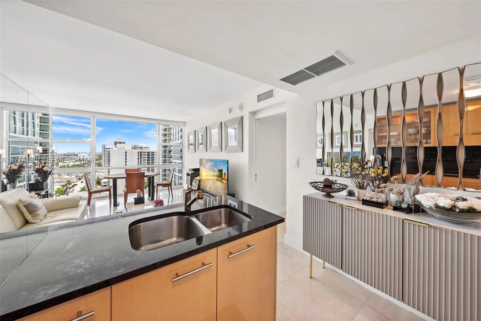 6801 Collins Ave 1403/door 0/1414, Miami Beach, Fl, Miami Beach, Florida 33141, 1 Bedroom Bedrooms, ,1 BathroomBathrooms,Residential Lease,For Rent,6801 Collins Ave 1403/door 0/1414, Miami Beach, Fl,A11754130