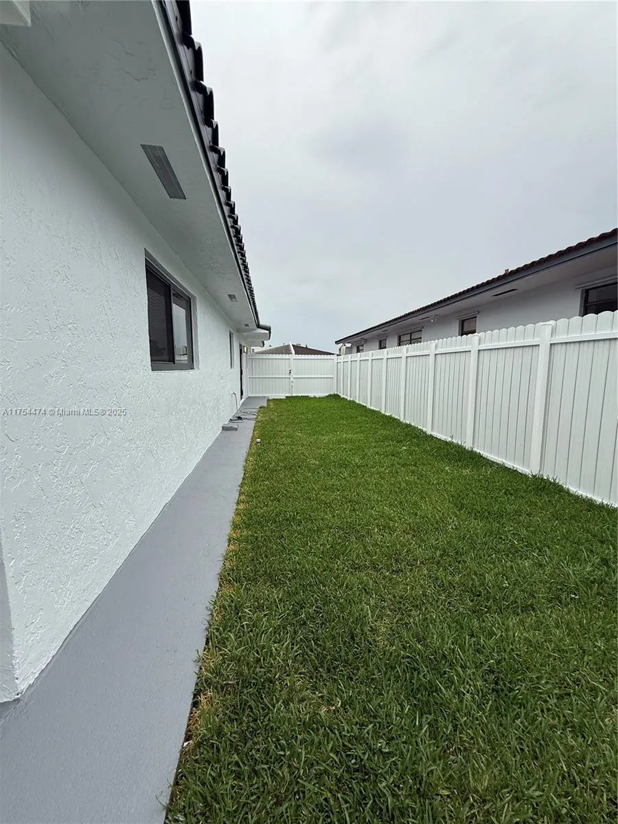 961 W 39th Pl, Hialeah, Florida 33012, Hialeah, Florida 33012, 3 Bedrooms Bedrooms, ,2 BathroomsBathrooms,Residential,For Sale,961 W 39th Pl, Hialeah, Florida 33012,A11754474