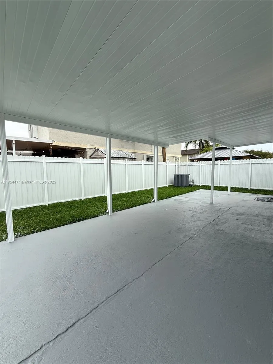 961 W 39th Pl, Hialeah, Florida 33012, Hialeah, Florida 33012, 3 Bedrooms Bedrooms, ,2 BathroomsBathrooms,Residential,For Sale,961 W 39th Pl, Hialeah, Florida 33012,A11754474