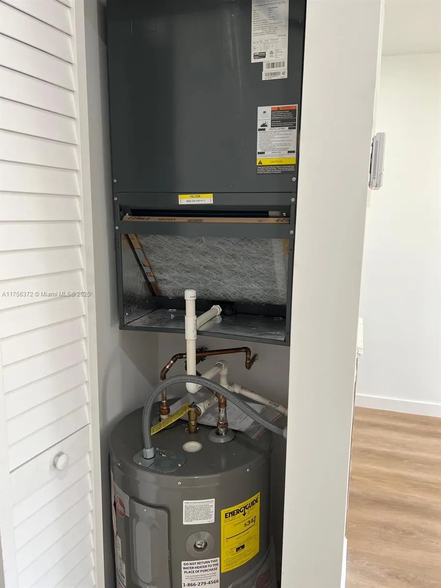 4227 Nw 5th St 8, Miami, Florida 33126, Miami, Florida 33126, 2 Bedrooms Bedrooms, ,1 BathroomBathrooms,Residential Lease,For Rent,4227 Nw 5th St 8, Miami, Florida 33126,A11756372