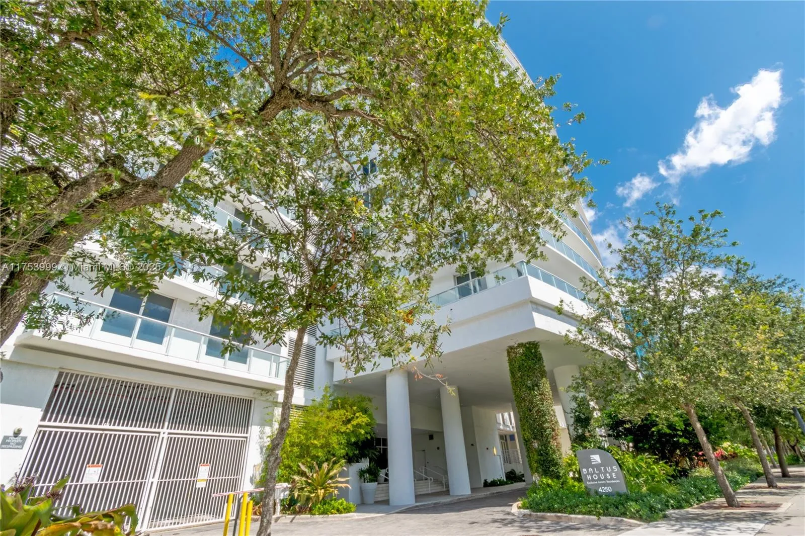 4250 Biscayne Blvd 917, Miami, Florida 33137, Miami, Florida 33137, 2 Bedrooms Bedrooms, ,2 BathroomsBathrooms,Residential,For Sale,4250 Biscayne Blvd 917, Miami, Florida 33137,A11753999
