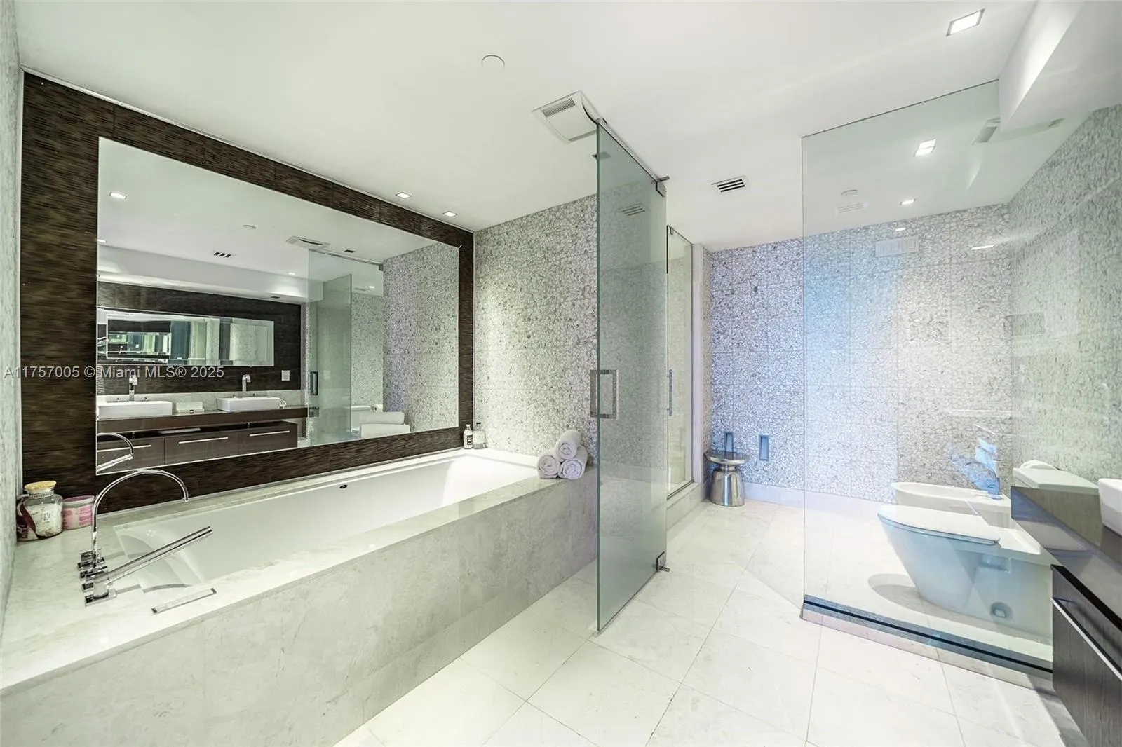 17121 Collins Ave 4208, Sunny Isles Beach, Florida, Sunny Isles Beach, Florida 33160, 4 Bedrooms Bedrooms, ,4 BathroomsBathrooms,Residential,For Sale,17121 Collins Ave 4208, Sunny Isles Beach, Florida,A11757005