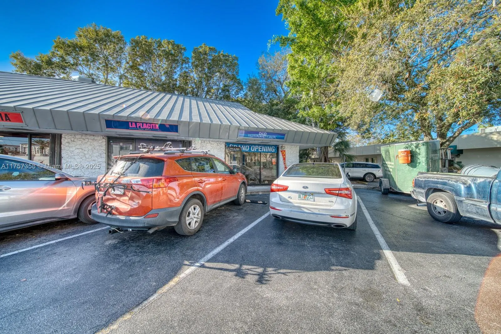 Beauty Salon For Sale 0n Sunset Blvd, South Miami, South Miami, Florida 33143, ,Business Opportunity,For Sale,Beauty Salon For Sale 0n Sunset Blvd, South Miami,A11757358