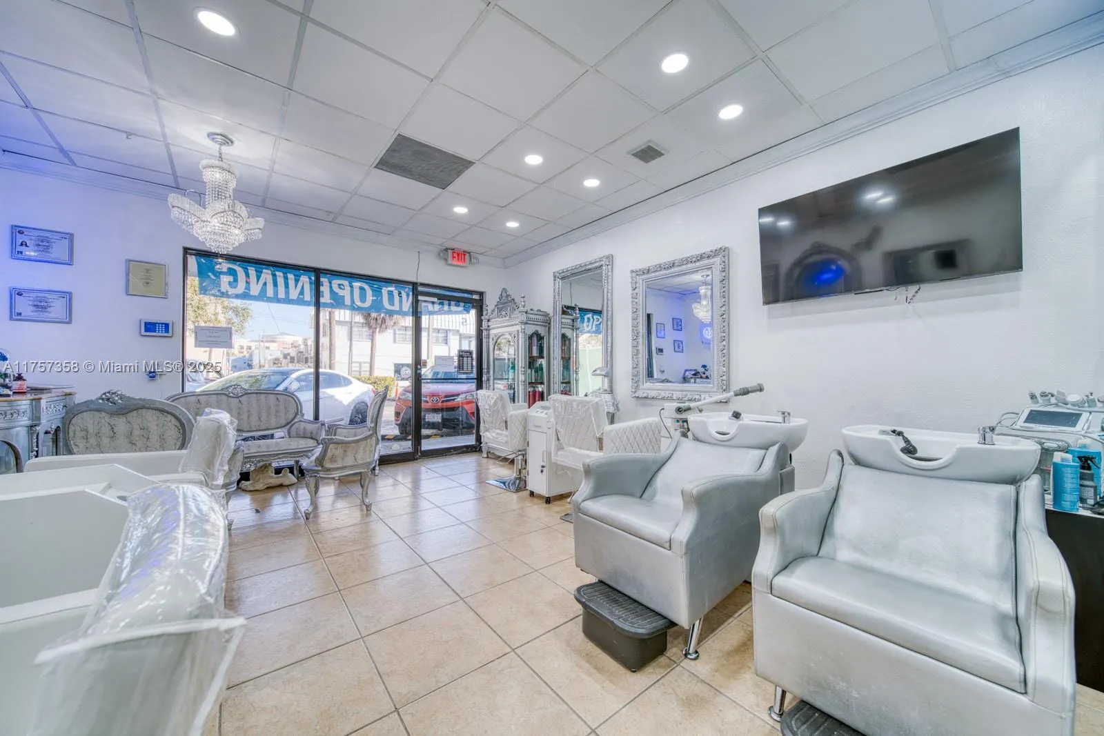 Beauty Salon For Sale 0n Sunset Blvd, South Miami, South Miami, Florida 33143, ,Business Opportunity,For Sale,Beauty Salon For Sale 0n Sunset Blvd, South Miami,A11757358