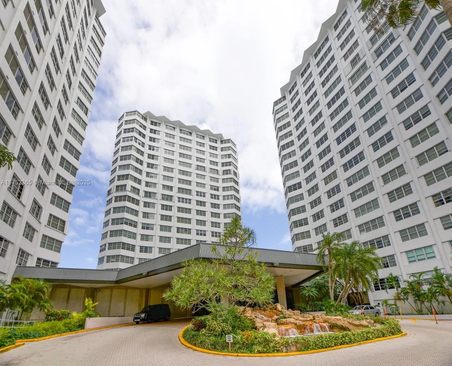 825 Brickell Bay Dr 246-3, Miami, Florida 33131, Miami, Florida 33131, ,Commercial Lease,For Rent,825 Brickell Bay Dr 246-3, Miami, Florida 33131,A11752365