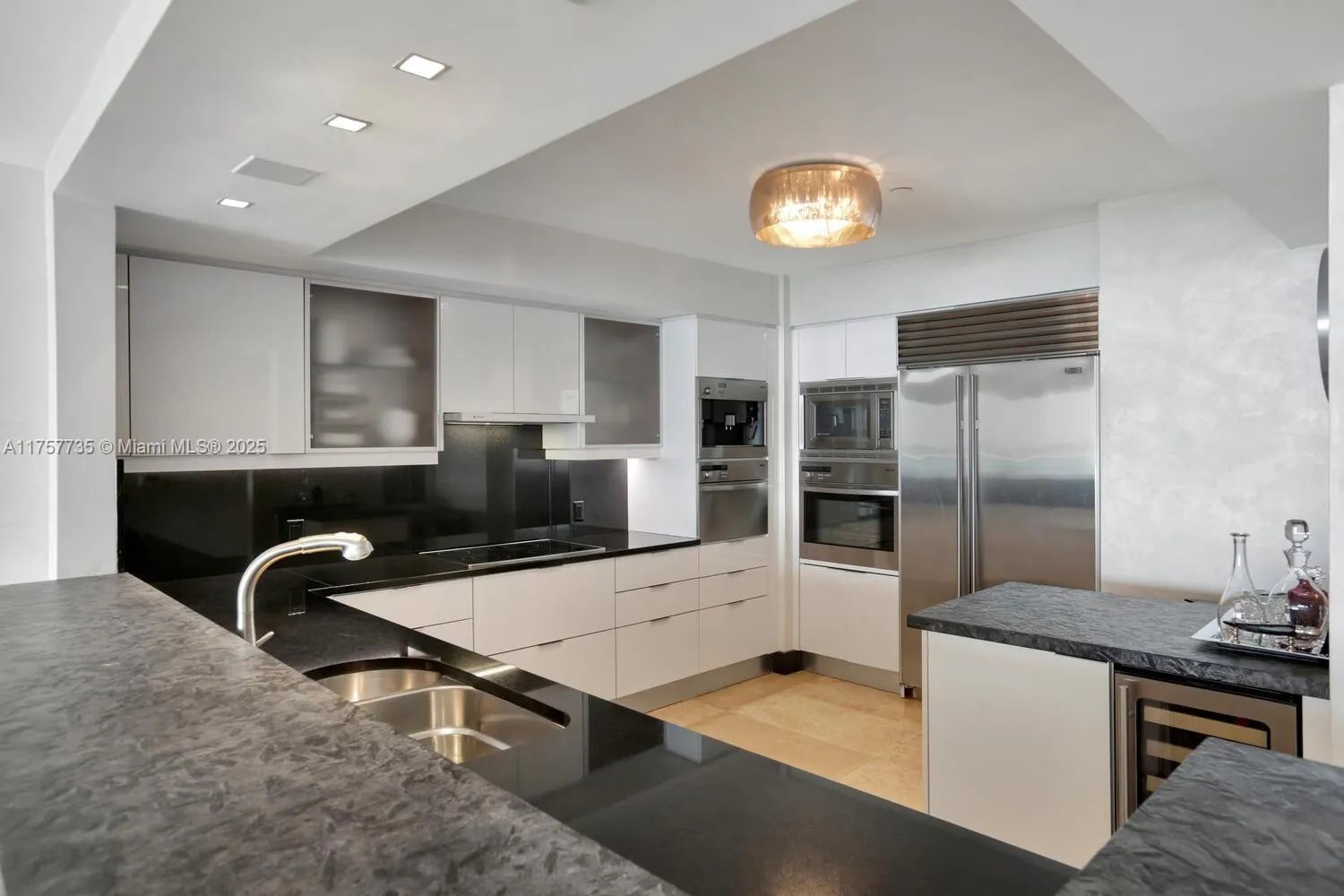 1331 Brickell Bay Dr 1905, Miami, Florida 33131, Miami, Florida 33131, 3 Bedrooms Bedrooms, ,3 BathroomsBathrooms,Residential,For Sale,1331 Brickell Bay Dr 1905, Miami, Florida 33131,A11757735