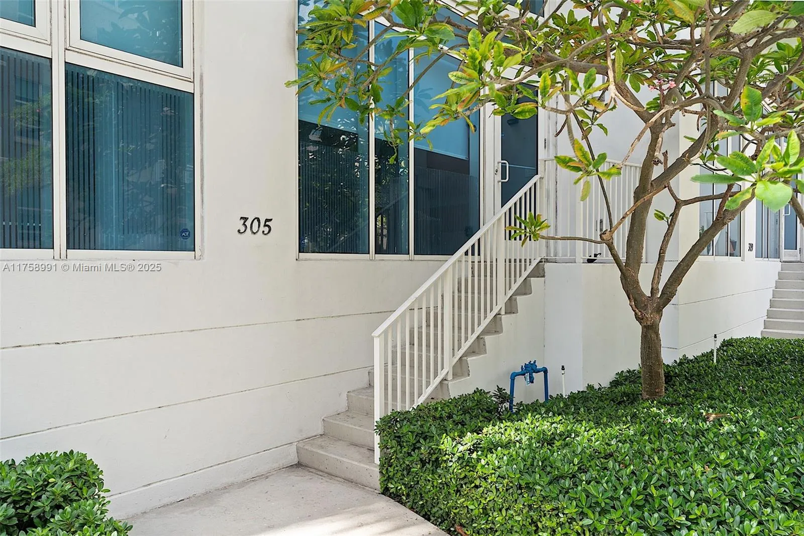 305 Ne 20th Terrace Th 104, Miami, Florida 33137, Miami, Florida 33137, 2 Bedrooms Bedrooms, ,2 BathroomsBathrooms,Residential,For Sale,305 Ne 20th Terrace Th 104, Miami, Florida 33137,A11758991