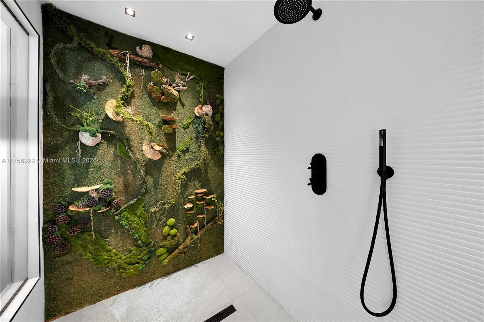 3760 S Douglas Rd, Miami, Florida 33133, Miami, Florida 33133, 3 Bedrooms Bedrooms, ,3 BathroomsBathrooms,Residential,For Sale,3760 S Douglas Rd, Miami, Florida 33133,A11758922