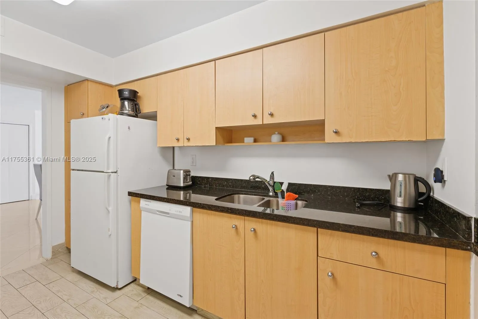 9195 Collins Ave 1103, Surfside, Florida 33154, Surfside, Florida 33154, 2 Bedrooms Bedrooms, ,2 BathroomsBathrooms,Residential,For Sale,9195 Collins Ave 1103, Surfside, Florida 33154,A11755361