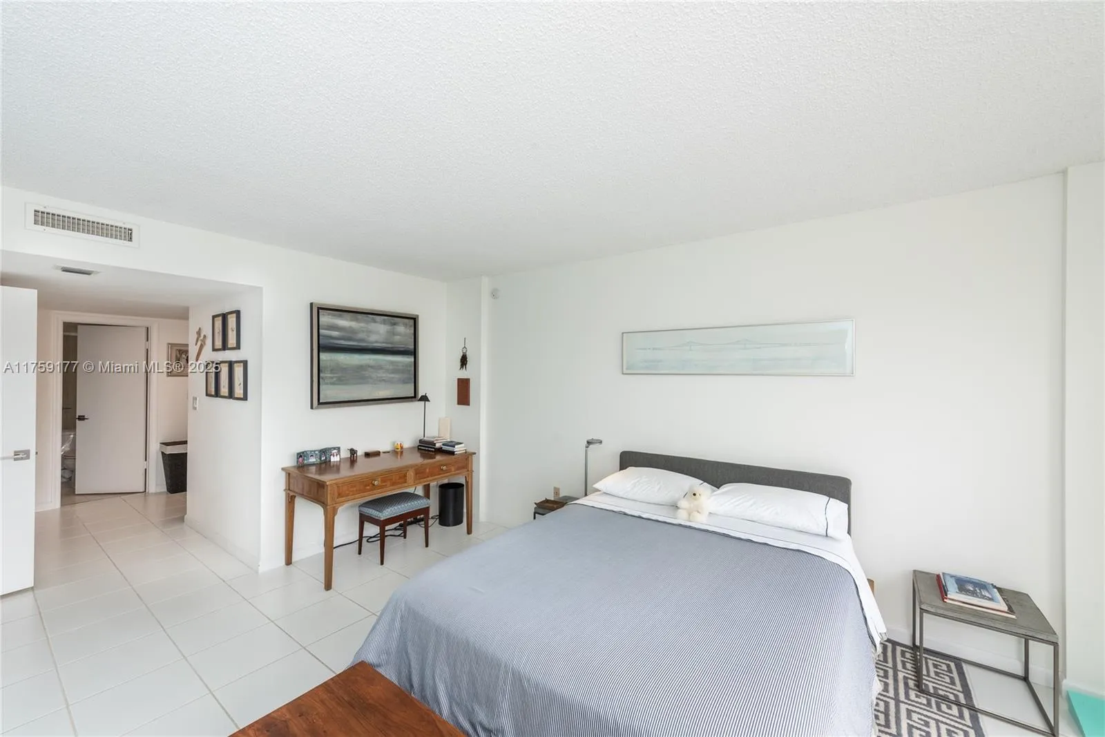 155 Ocean Lane Dr 1113, Key Biscayne, Florida 3314, Key Biscayne, Florida 33149, 2 Bedrooms Bedrooms, ,2 BathroomsBathrooms,Residential,For Sale,155 Ocean Lane Dr 1113, Key Biscayne, Florida 3314,A11759177