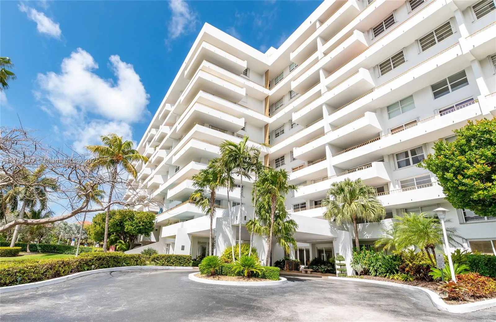 155 Ocean Lane Dr 1113, Key Biscayne, Florida 3314, Key Biscayne, Florida 33149, 2 Bedrooms Bedrooms, ,2 BathroomsBathrooms,Residential,For Sale,155 Ocean Lane Dr 1113, Key Biscayne, Florida 3314,A11759177
