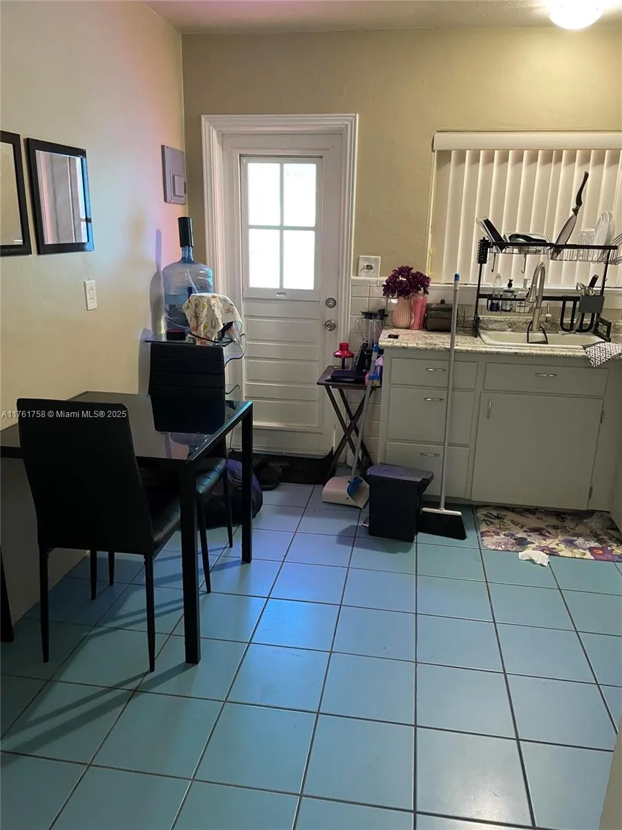 208 Sw 2nd Pl, Dania Beach, Florida 33004, Dania Beach, Florida 33004, ,Residential Income,For Sale,208 Sw 2nd Pl, Dania Beach, Florida 33004,A11761758