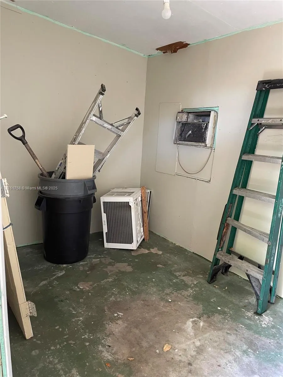 208 Sw 2nd Pl, Dania Beach, Florida 33004, Dania Beach, Florida 33004, ,Residential Income,For Sale,208 Sw 2nd Pl, Dania Beach, Florida 33004,A11761758