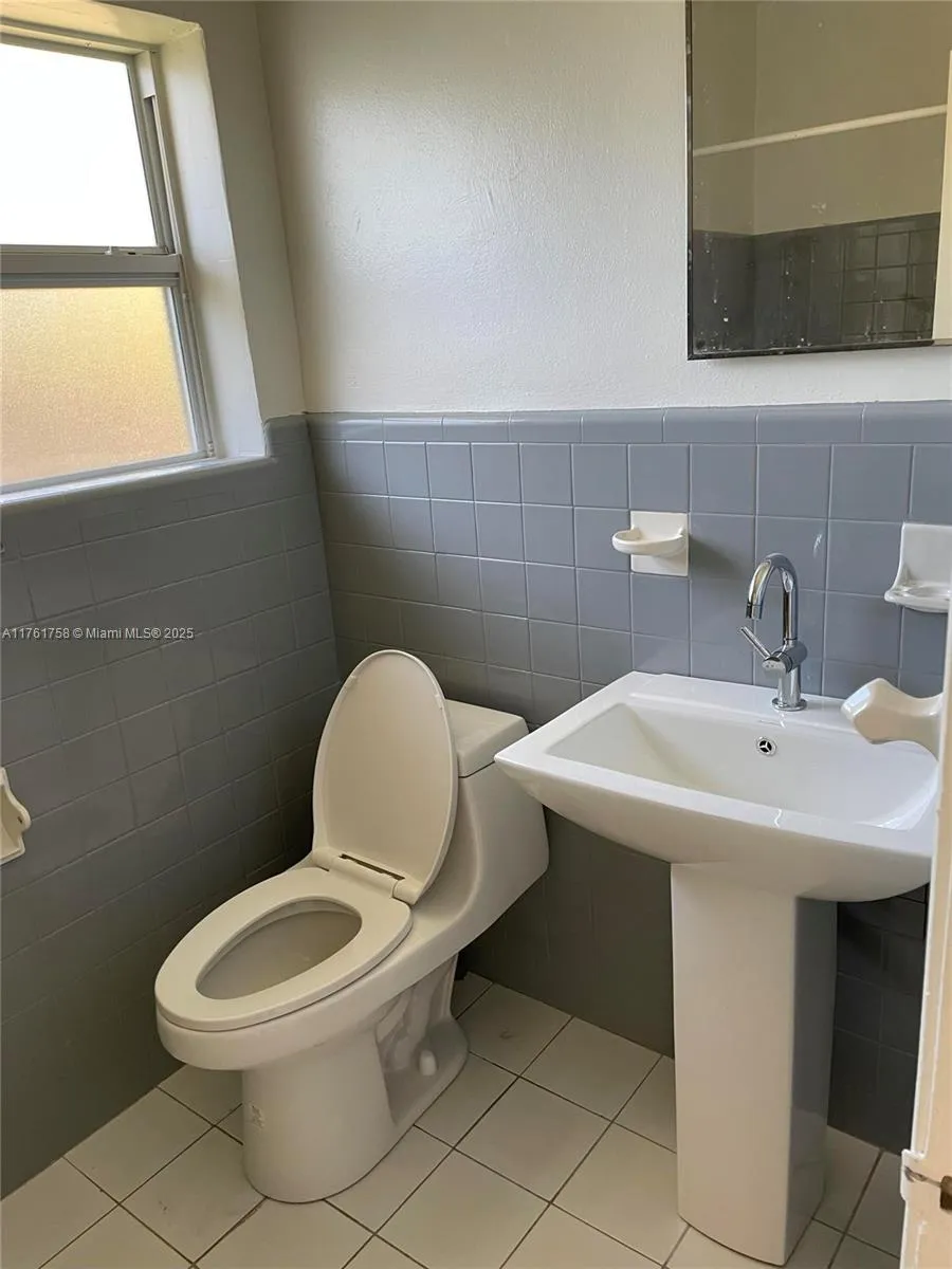 208 Sw 2nd Pl, Dania Beach, Florida 33004, Dania Beach, Florida 33004, ,Residential Income,For Sale,208 Sw 2nd Pl, Dania Beach, Florida 33004,A11761758