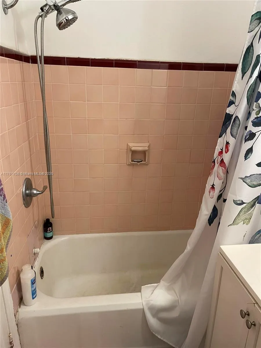 208 Sw 2nd Pl, Dania Beach, Florida 33004, Dania Beach, Florida 33004, ,Residential Income,For Sale,208 Sw 2nd Pl, Dania Beach, Florida 33004,A11761758