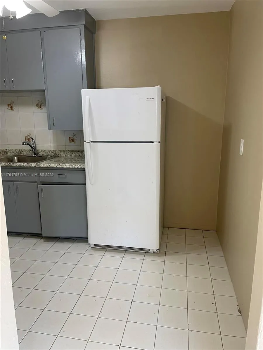 208 Sw 2nd Pl, Dania Beach, Florida 33004, Dania Beach, Florida 33004, ,Residential Income,For Sale,208 Sw 2nd Pl, Dania Beach, Florida 33004,A11761758