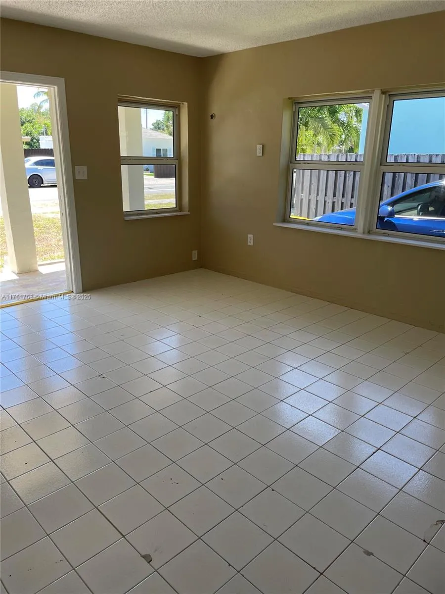 208 Sw 2nd Pl, Dania Beach, Florida 33004, Dania Beach, Florida 33004, ,Residential Income,For Sale,208 Sw 2nd Pl, Dania Beach, Florida 33004,A11761758