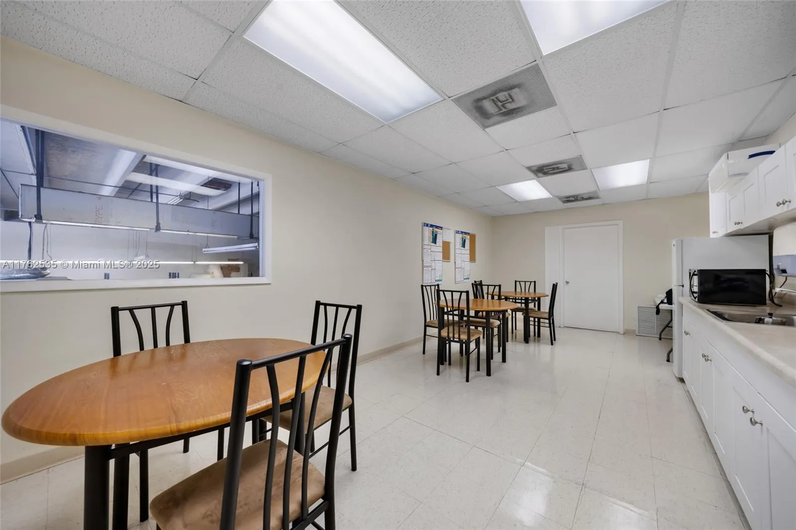 8127 Nw 29th St 8127, Doral, Florida 33122, Doral, Florida 33122, ,Commercial Sale,For Sale,8127 Nw 29th St 8127, Doral, Florida 33122,A11762535