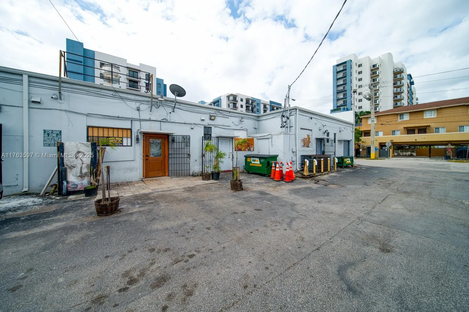 Highly Profitable Restaurant-bar For Sale On 8th S, Miami, Florida 33144, ,Business Opportunity,For Sale,Highly Profitable Restaurant-bar For Sale On 8th S,A11763597
