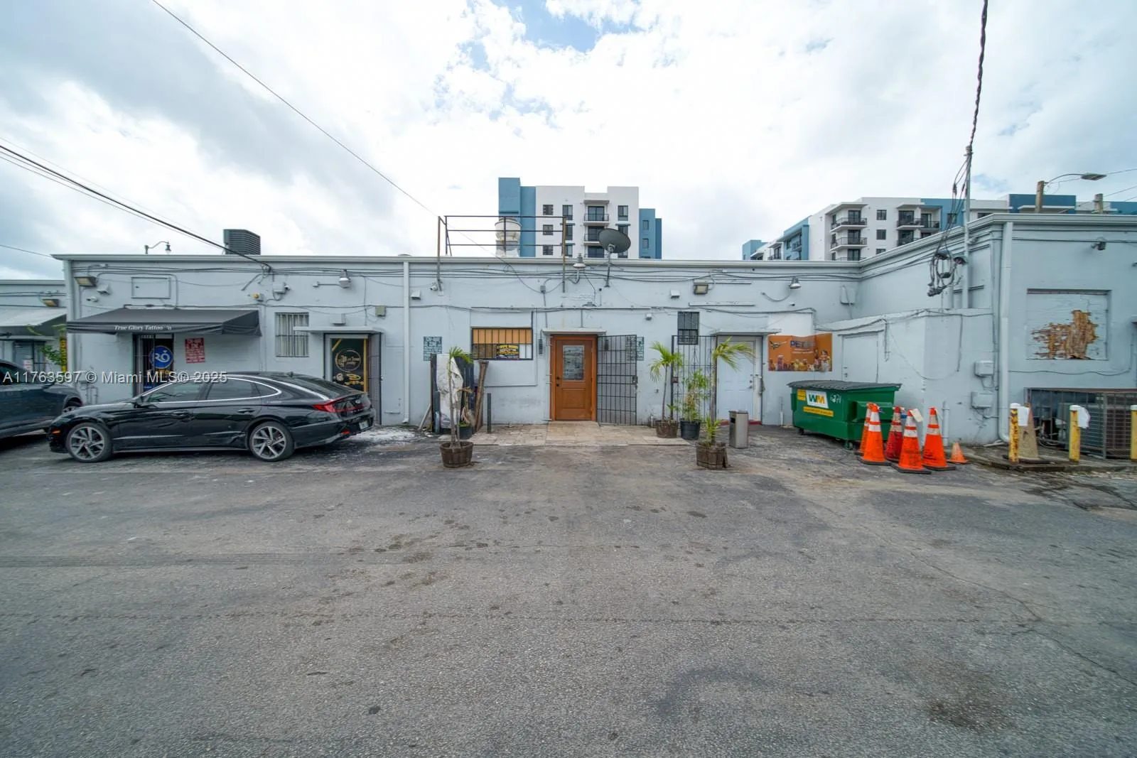 Highly Profitable Restaurant-bar For Sale On 8th S, Miami, Florida 33144, ,Business Opportunity,For Sale,Highly Profitable Restaurant-bar For Sale On 8th S,A11763597