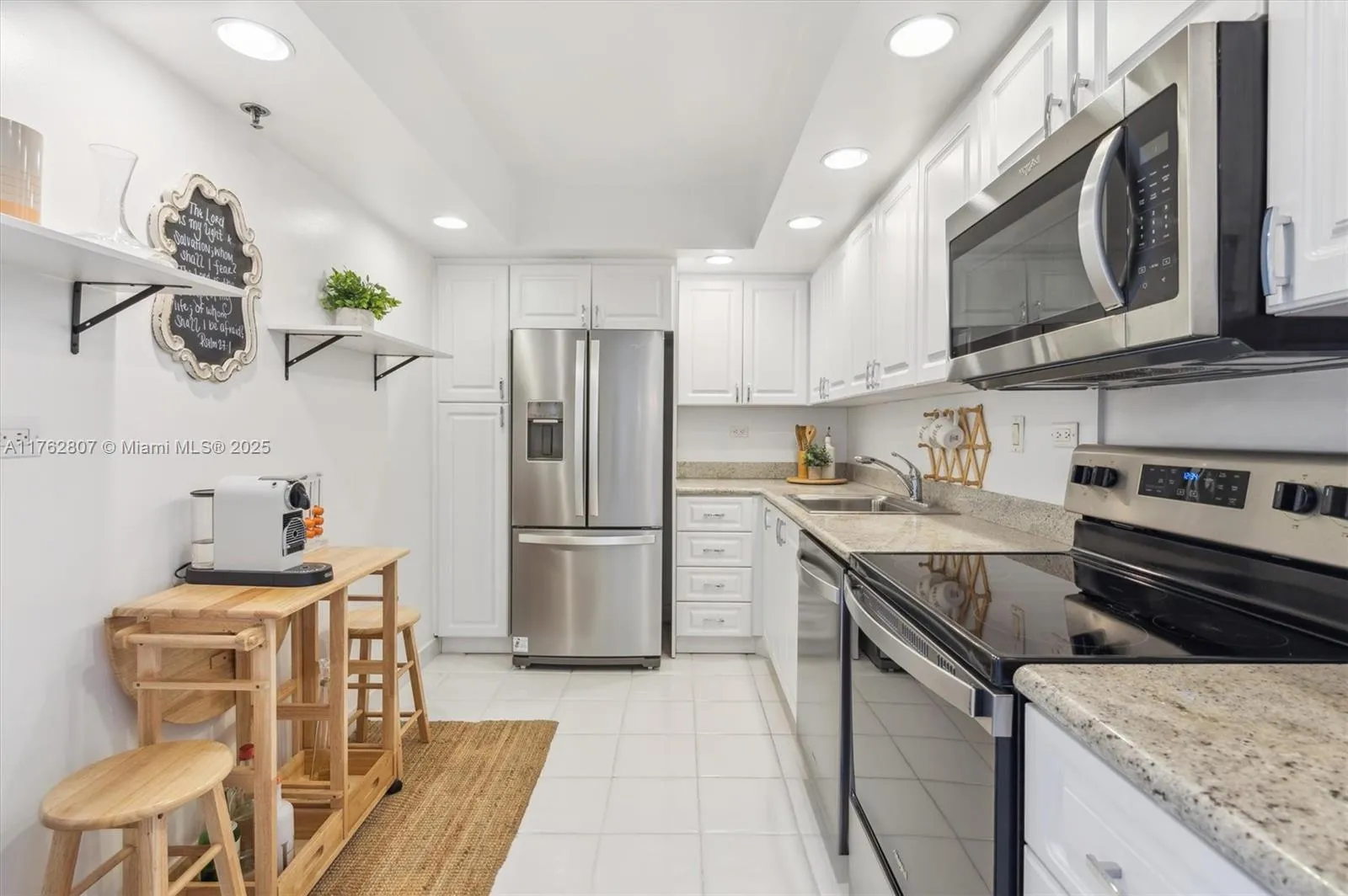 Aventura, Florida 33180, 2 Bedrooms Bedrooms, ,2 BathroomsBathrooms,Residential,For Sale,A11762807