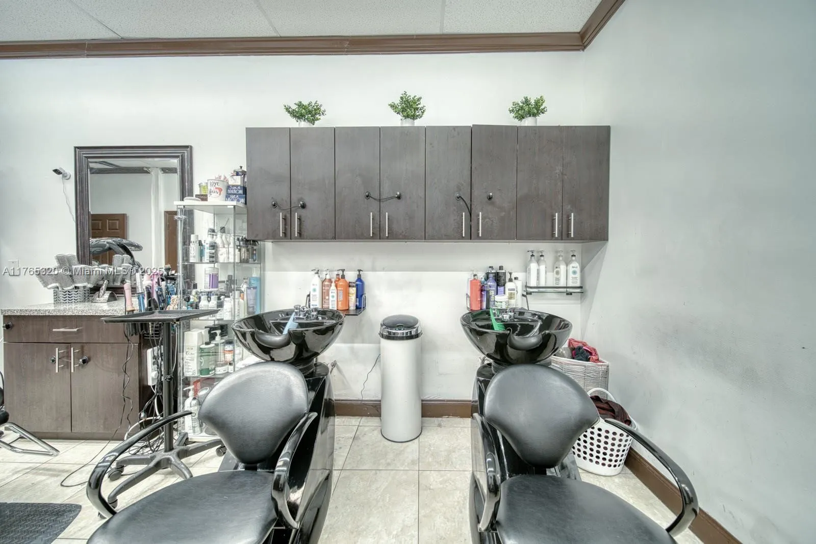Beauty Salon For Sale On 8th St, Miami, Florida 33, Miami, Florida 33184, ,Business Opportunity,For Sale,Beauty Salon For Sale On 8th St, Miami, Florida 33,A11765320