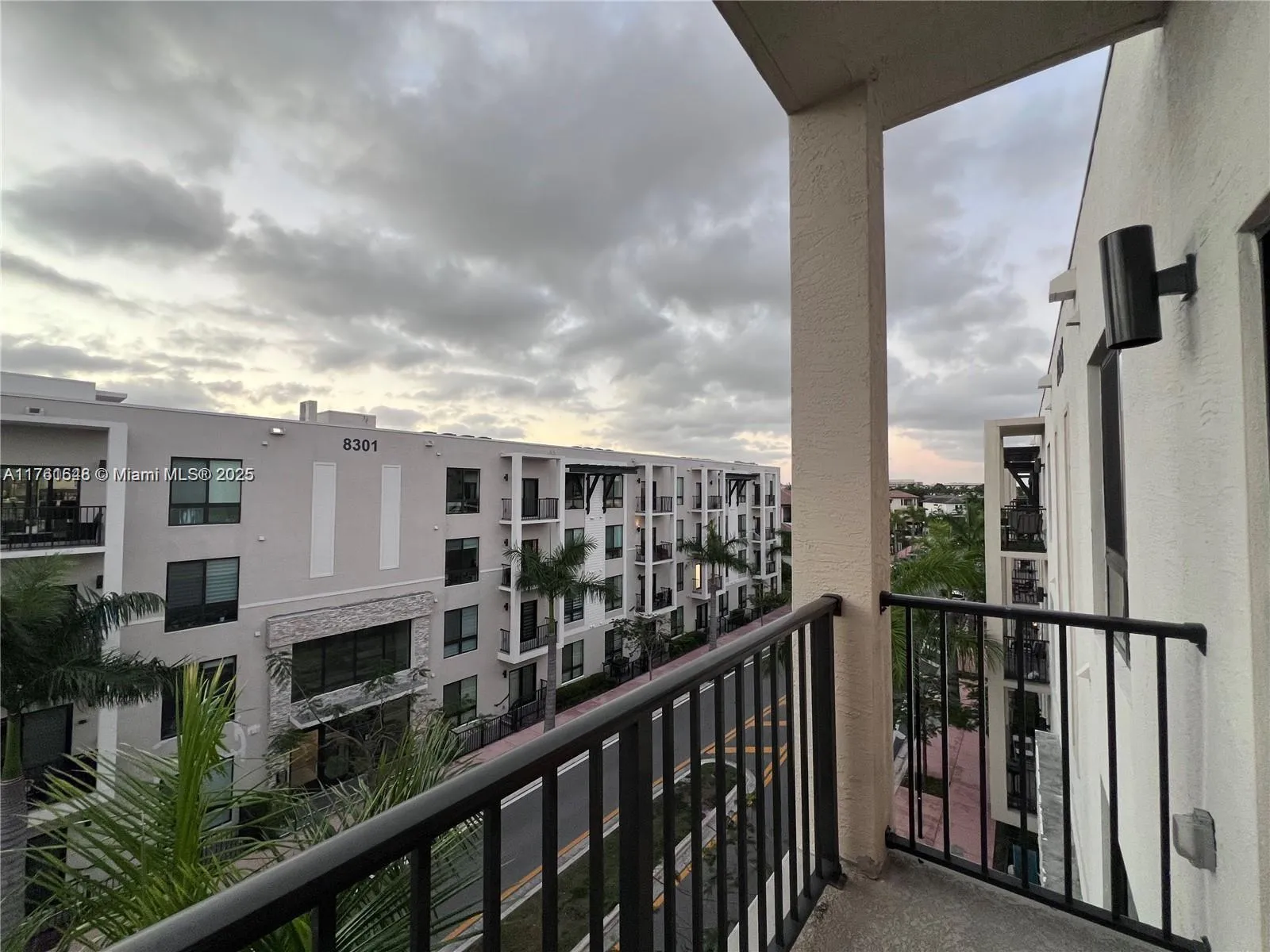 8265 Nw 41st St C-405, Doral, Florida 33166, Doral, Florida 33166, 3 Bedrooms Bedrooms, ,2 BathroomsBathrooms,Residential,For Sale,8265 Nw 41st St C-405, Doral, Florida 33166,A11761648