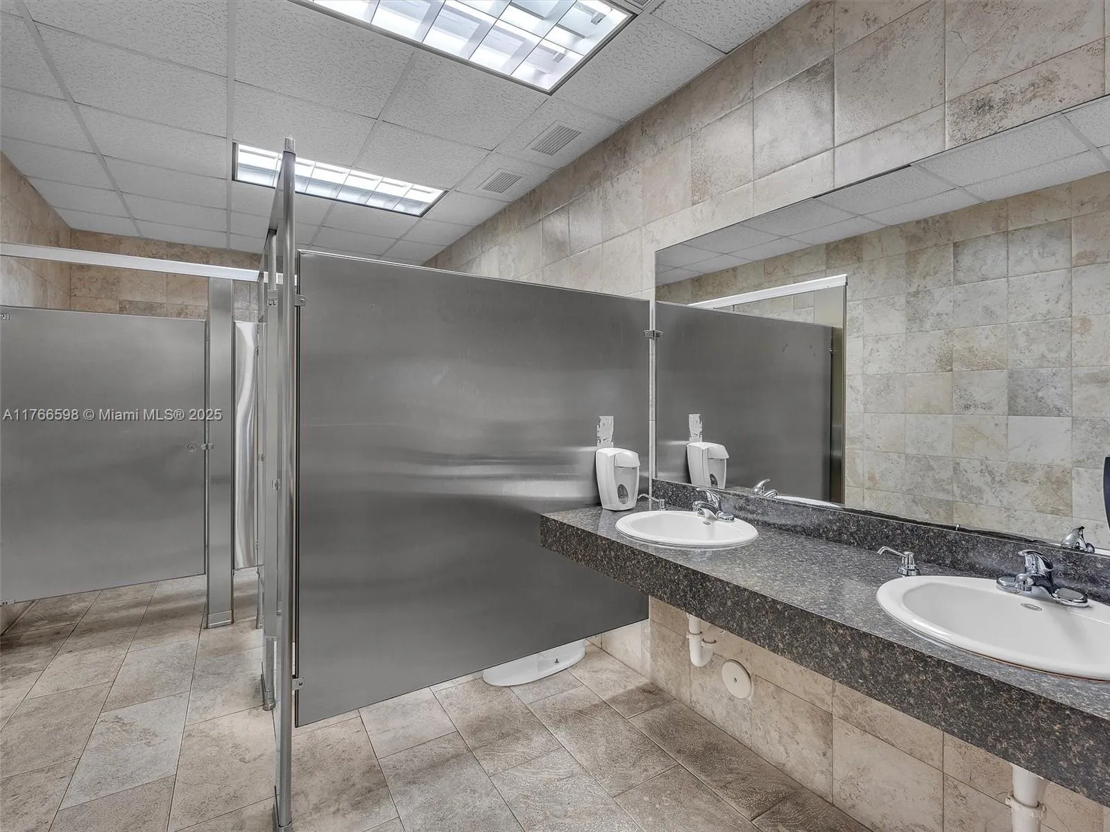 2260 Nw 114th Ave, Sweetwater, Florida 33172, Sweetwater, Florida 33172, ,Commercial Lease,For Rent,2260 Nw 114th Ave, Sweetwater, Florida 33172,A11766598