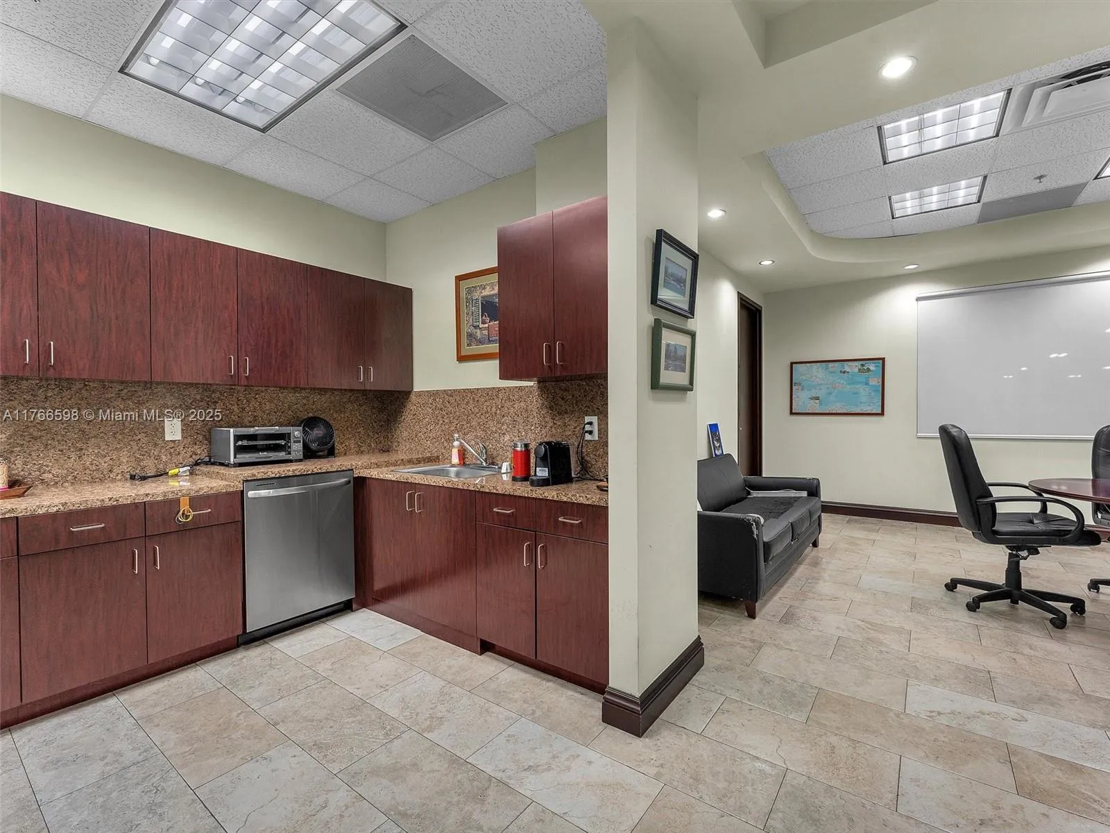 2260 Nw 114th Ave, Sweetwater, Florida 33172, Sweetwater, Florida 33172, ,Commercial Lease,For Rent,2260 Nw 114th Ave, Sweetwater, Florida 33172,A11766598