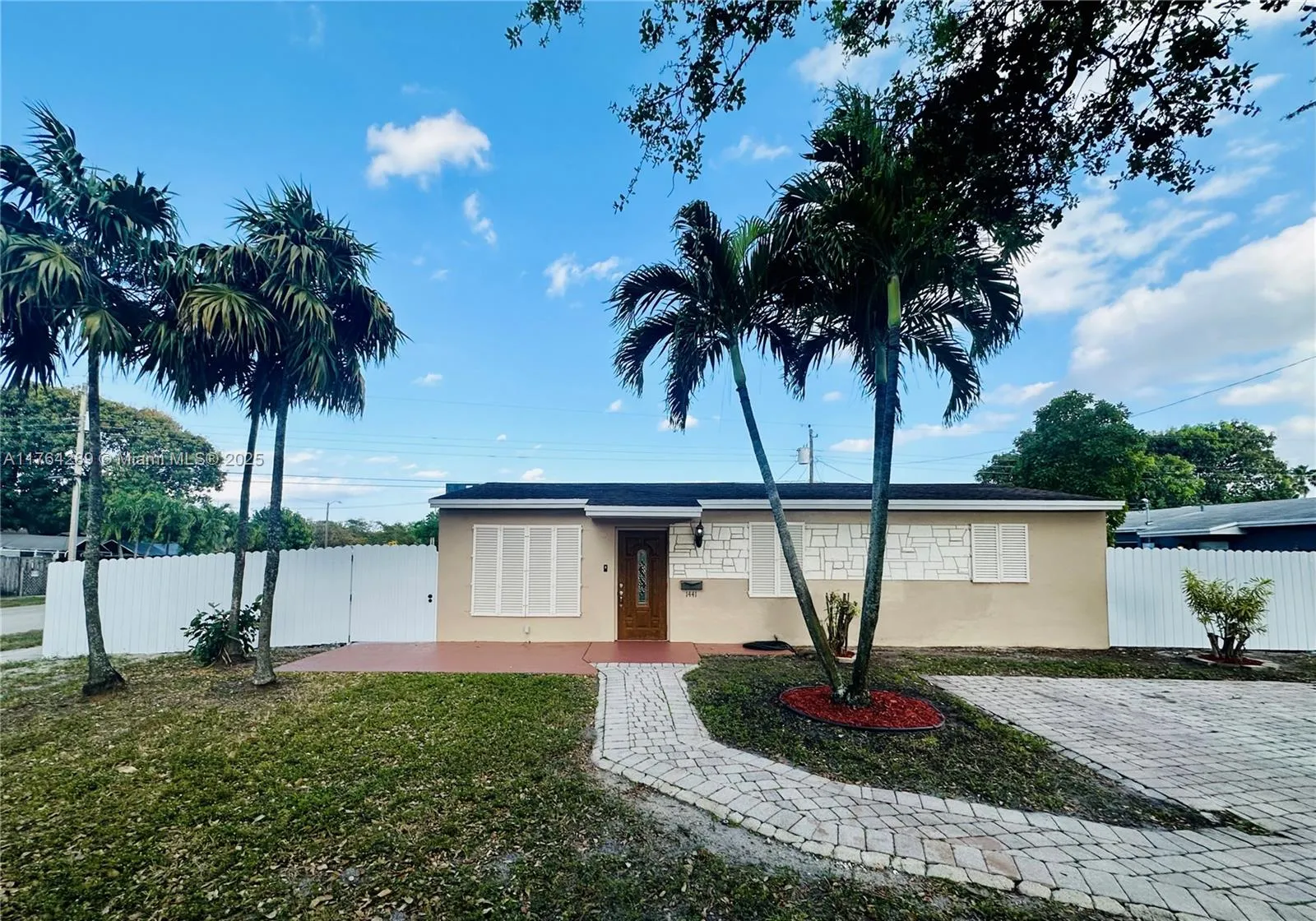 1441 N 72nd Ave, Hollywood, Florida 33024, Hollywood, Florida 33024, 2 Bedrooms Bedrooms, ,1 BathroomBathrooms,Residential,For Sale,1441 N 72nd Ave, Hollywood, Florida 33024,A11764289