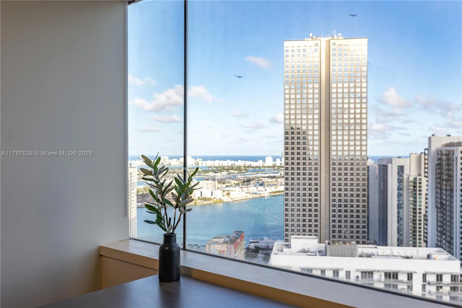 100 Se 2 St 2000, Miami, Florida 33131, Miami, Florida 33131, ,Commercial Lease,For Rent,100 Se 2 St 2000, Miami, Florida 33131,A11767538