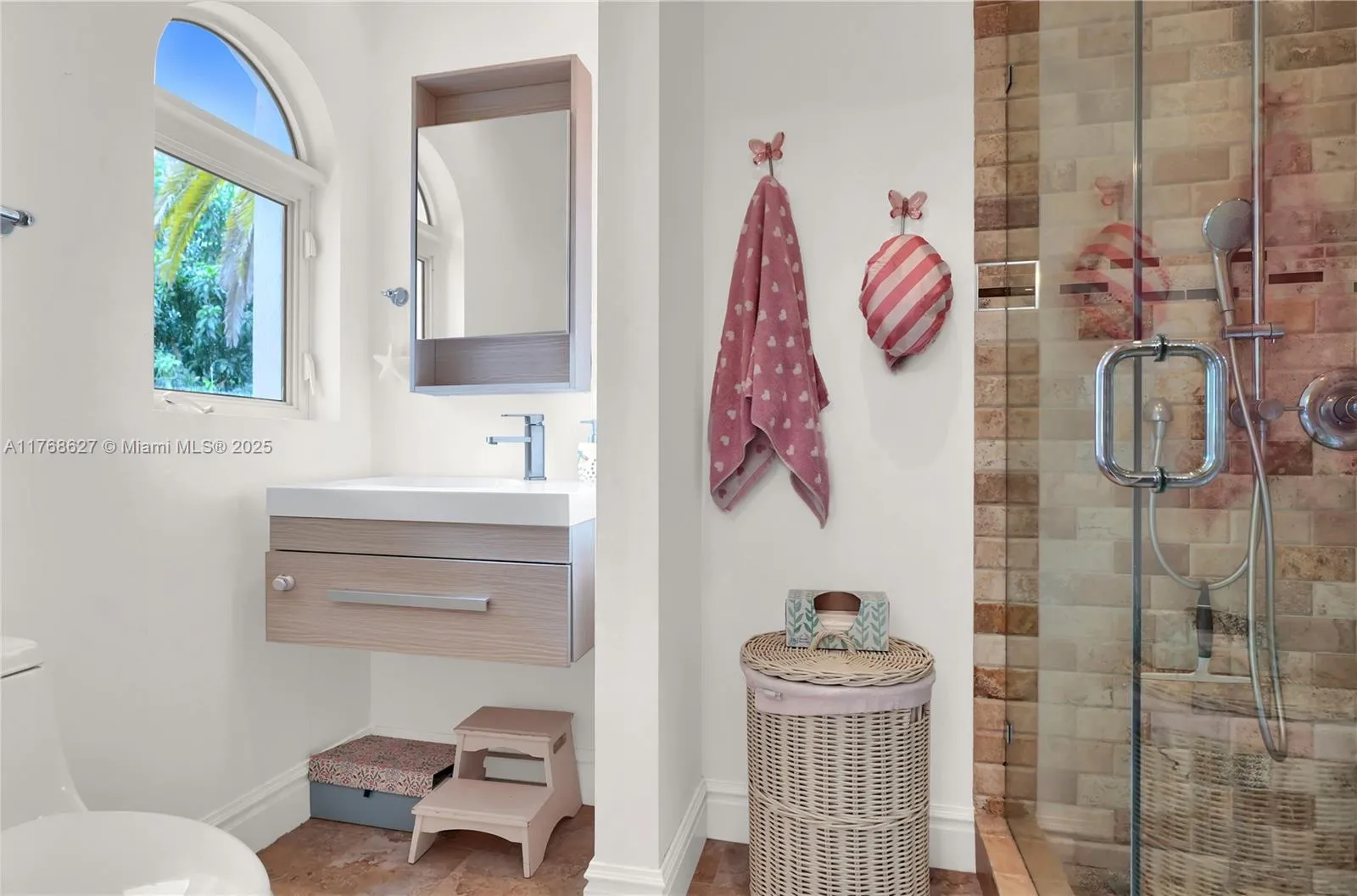 2115 Country Club Prado, Coral Gables, Florida 331, Coral Gables, Florida 33134, 4 Bedrooms Bedrooms, ,4 BathroomsBathrooms,Residential,For Sale,2115 Country Club Prado, Coral Gables, Florida 331,A11768627