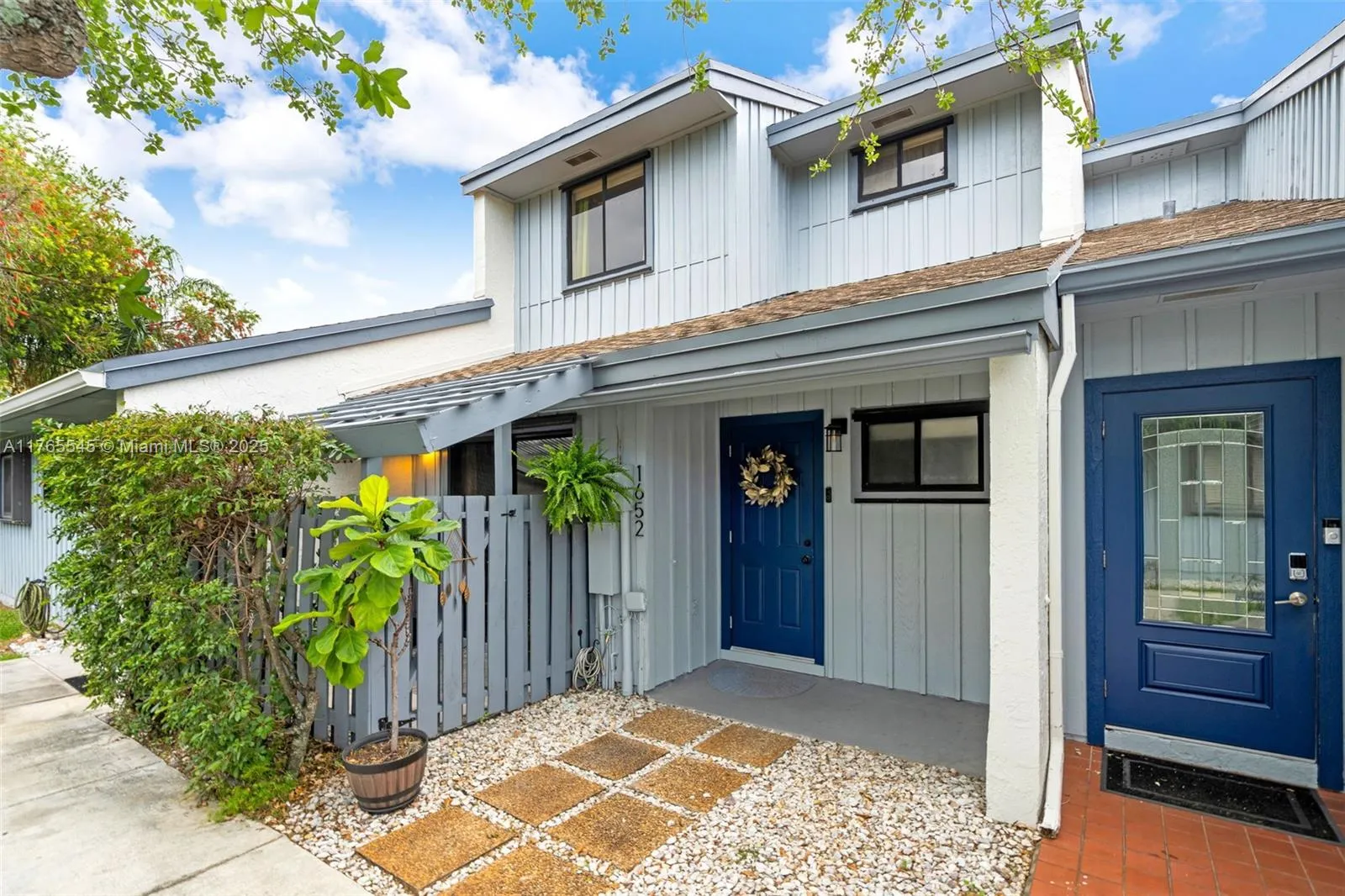 1652 N 14th Ter, Hollywood, Florida 33020, Hollywood, Florida 33020, 2 Bedrooms Bedrooms, ,1 BathroomBathrooms,Residential,For Sale,1652 N 14th Ter, Hollywood, Florida 33020,A11765545