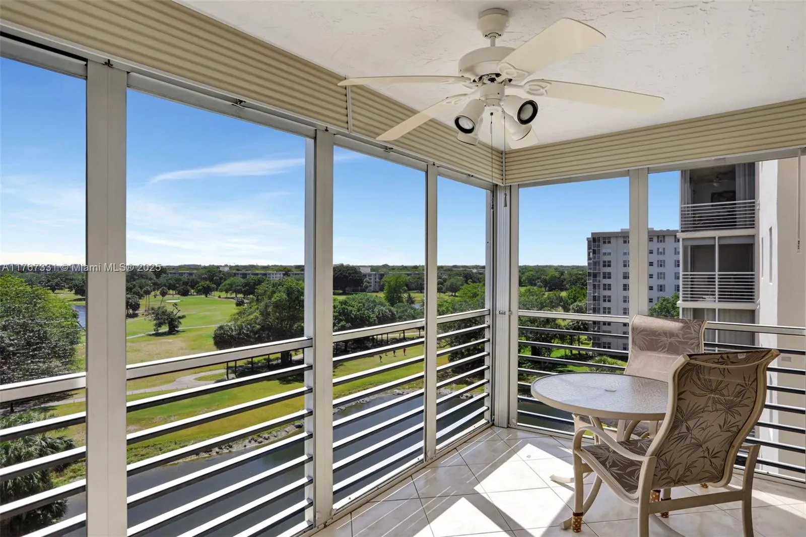 3510 Oaks Way 806, Pompano Beach, Florida 33069, Pompano Beach, Florida 33069, 2 Bedrooms Bedrooms, ,2 BathroomsBathrooms,Residential,For Sale,3510 Oaks Way 806, Pompano Beach, Florida 33069,A11767331